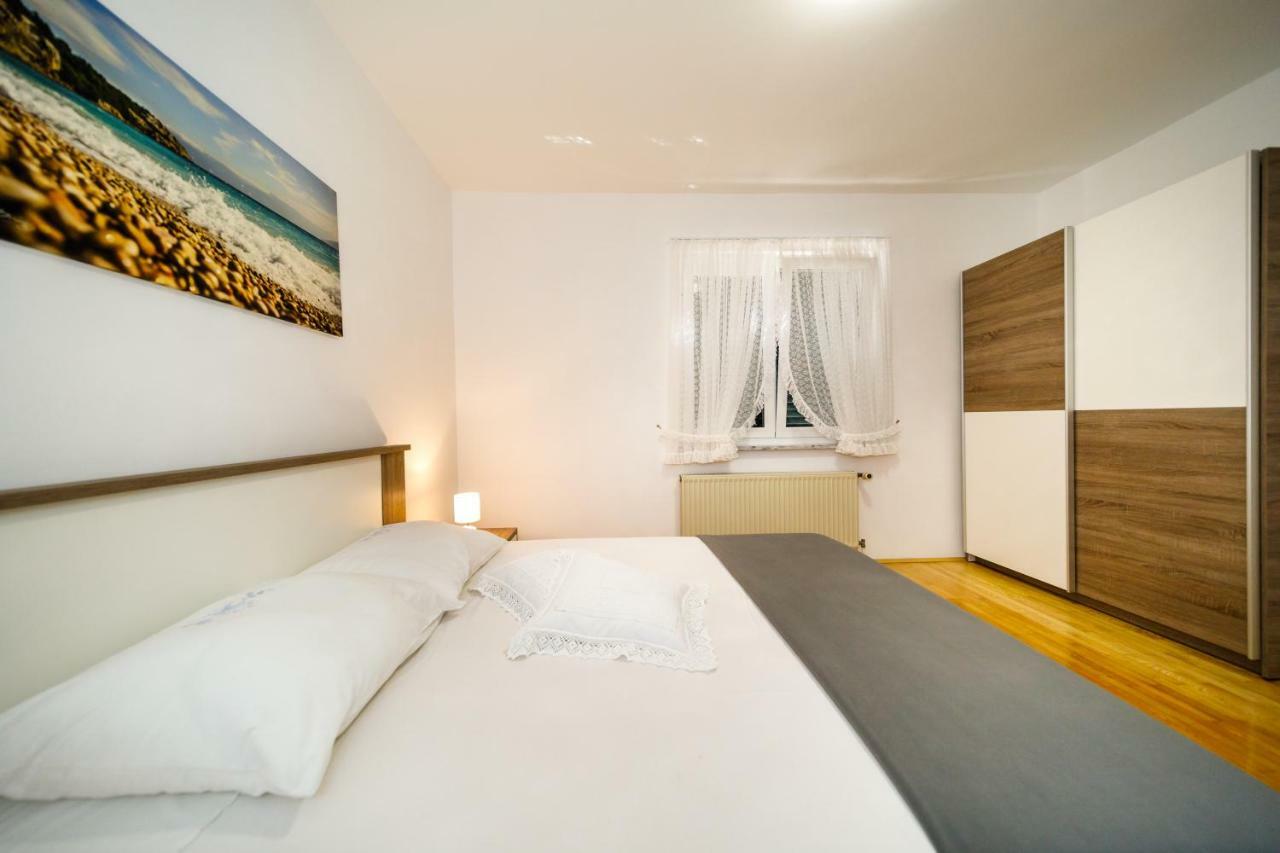 Apartment Anton Крк Екстер'єр фото