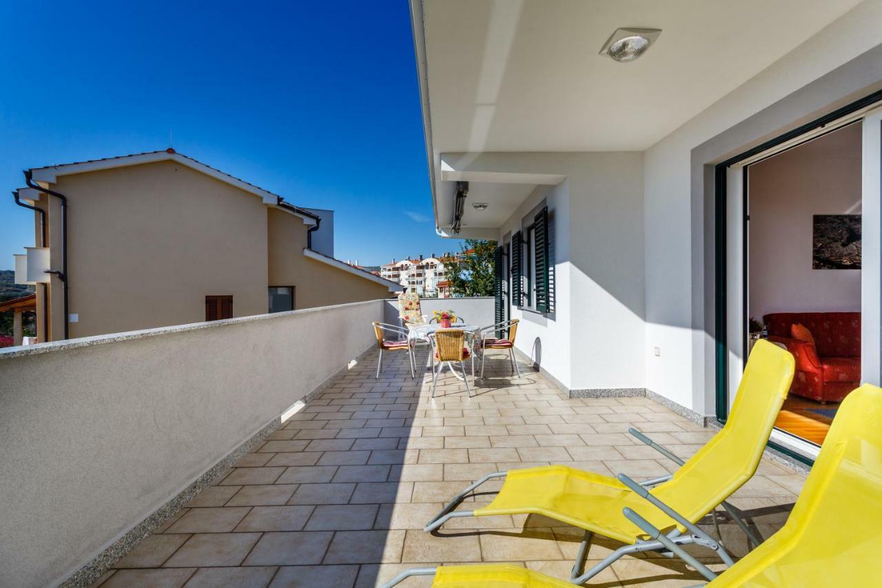 Apartment Anton Крк Екстер'єр фото